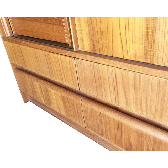 1990s Vintage Side Rolling Front Wardrobe with Media Center For Sale In Los Angeles - Image 6 of 9