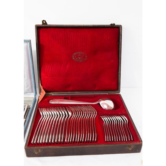 Antique French Cutlery Set for 12 with A.R. Initials by François Frionnet, 1940s, Set of 61 For Sale - Image 4 of 15