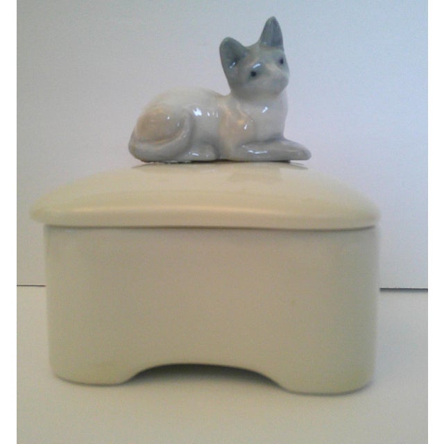 Mid-Century Modern Vintage Takahashi Trinket Box Hand-Painted Cat Lid Japan Not Common For Sale - Image 3 of 8