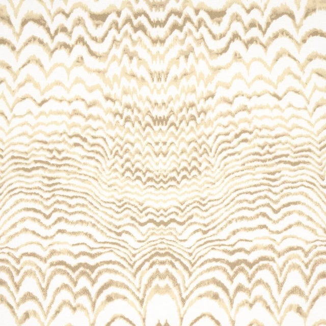 Abstract SAMPLE - Schumacher x Trina Turk Ink Wave Print Indoor/Outdoor Fabric In Natural For Sale - Image 3 of 4