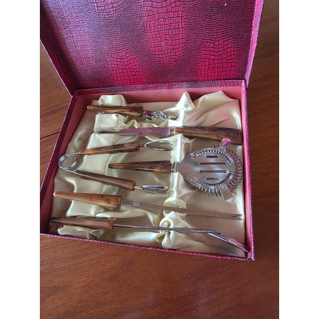 Butterscotch Bakelite Bar Set For Sale In San Antonio - Image 6 of 6