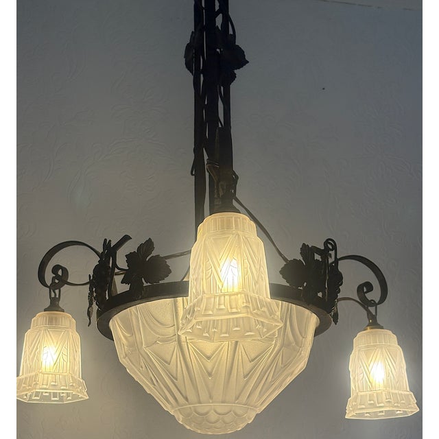 Antique French Art Nouveau Wrought Iron and Glass 4-Light Chandelier, 1930s For Sale - Image 9 of 14