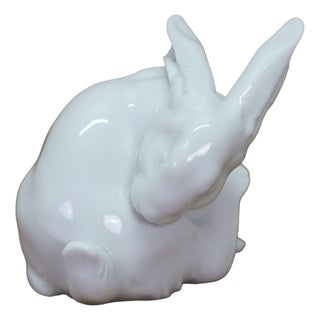 Antique Art Deco Austrian Augarten Wien Porcelain Preening Rabbit Figurine 3.5" For Sale