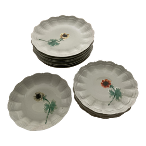 Vintage One-of-a-Kind Set of 13 Different Rocaille Shape Plates Hand-Painted by Le Chambrelain With Different Tones Anémones.