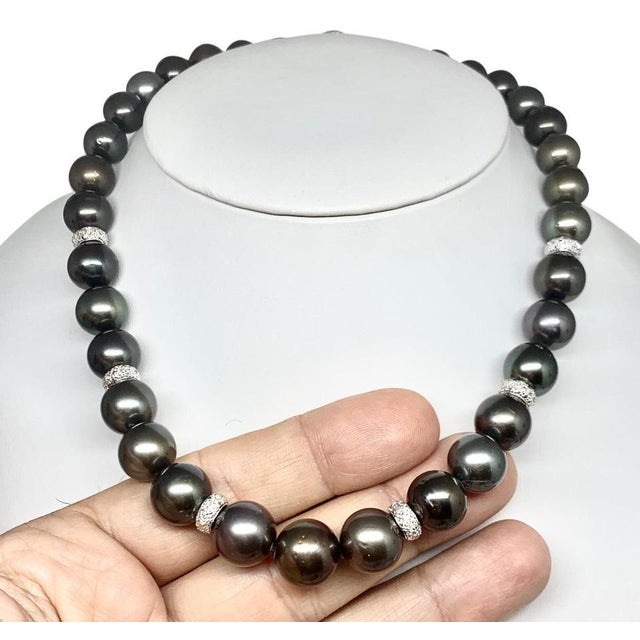 Metal Diamond Tahitian Pearl 18k Gold Necklace Certified For Sale - Image 7 of 10