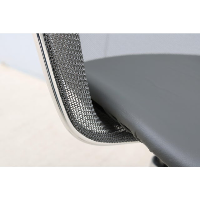 Italian Modern Antonio Citterio for B&b Italia Iuta Swivel Desk Task Chair, Gray Leather For Sale - Image 14 of 18