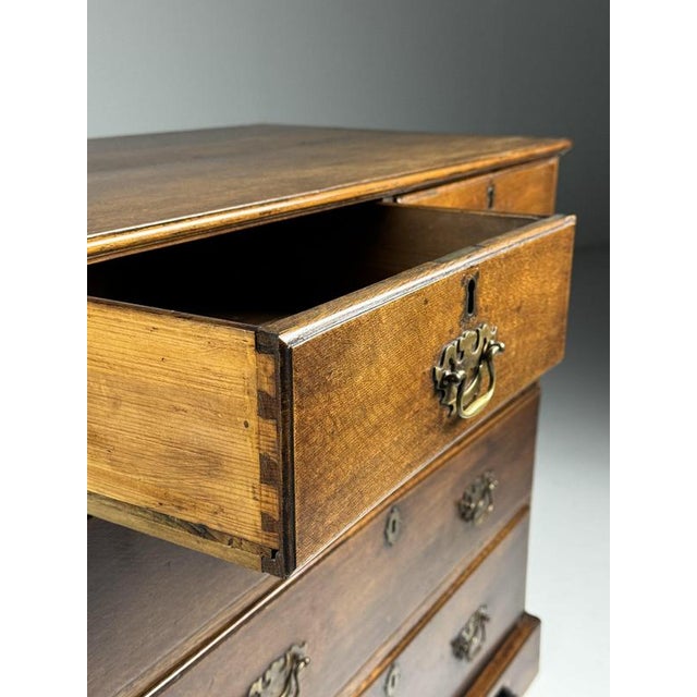 English Chest of Drawers, 1780s For Sale - Image 13 of 18