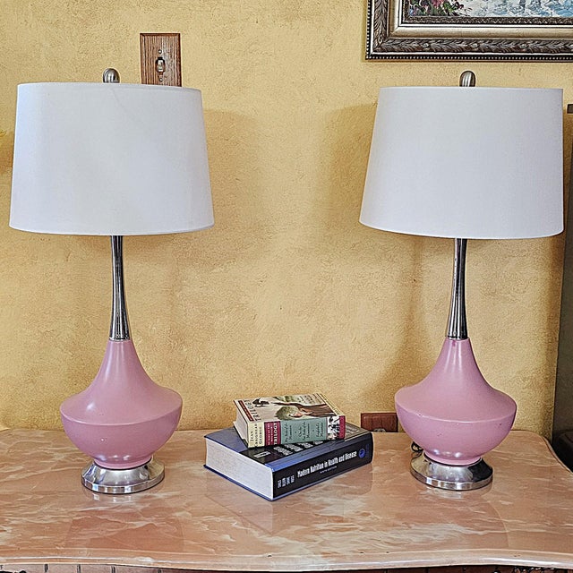 Pair of Vintage Pink Ceramic Table Lamps in Mid-Century Modern Atomic Style -After Gordon Martz For Sale - Image 18 of 18