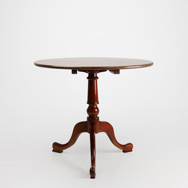 Vintage English Round Tilt Top Table in Cherry, 1950s For Sale - Image 13 of 13