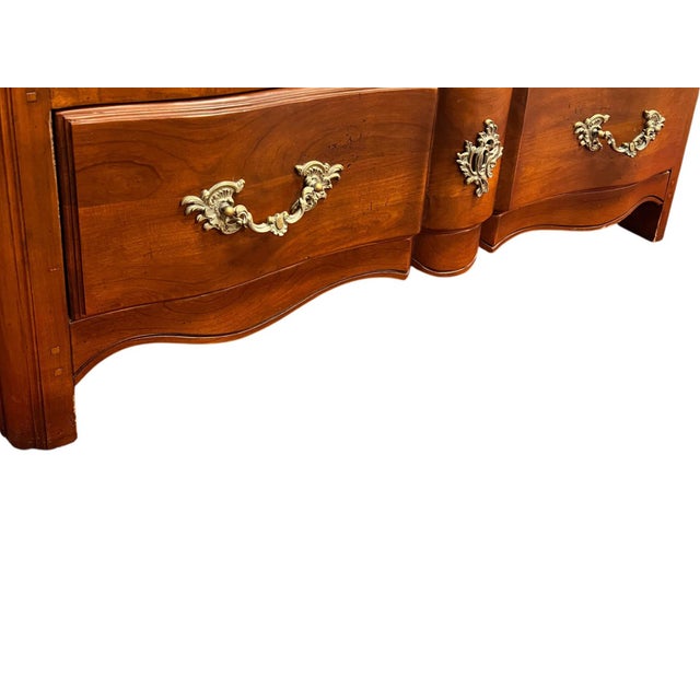 Vintage French Provincial Style Commode Chest of Drawers For Sale - Image 12 of 13