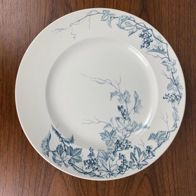 Large round cream dish with blue berry pattern, iron earth, "Pampre" model, JR 20th century Earthenware Dimension:...