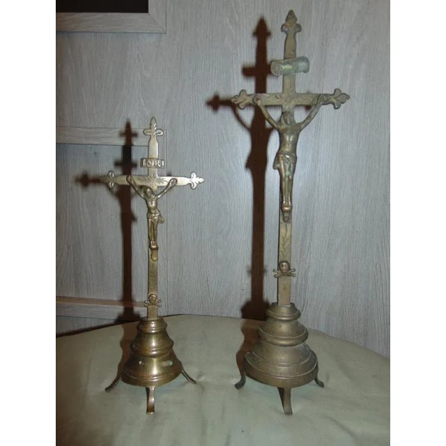 Pre-war brass cross, price for 2 pieces, dimensions: higher height 34 cm, width 9 cm, depth 3.5 cm, cross smaller height...