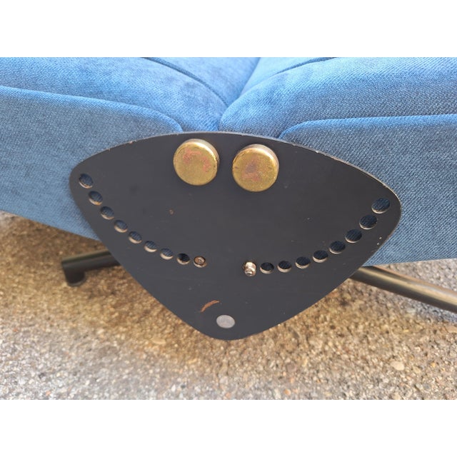 Mid-Century Modern Model D70 Sofa in Blue Reupholstered by Osvaldo Borsani, 1950s For Sale - Image 3 of 14