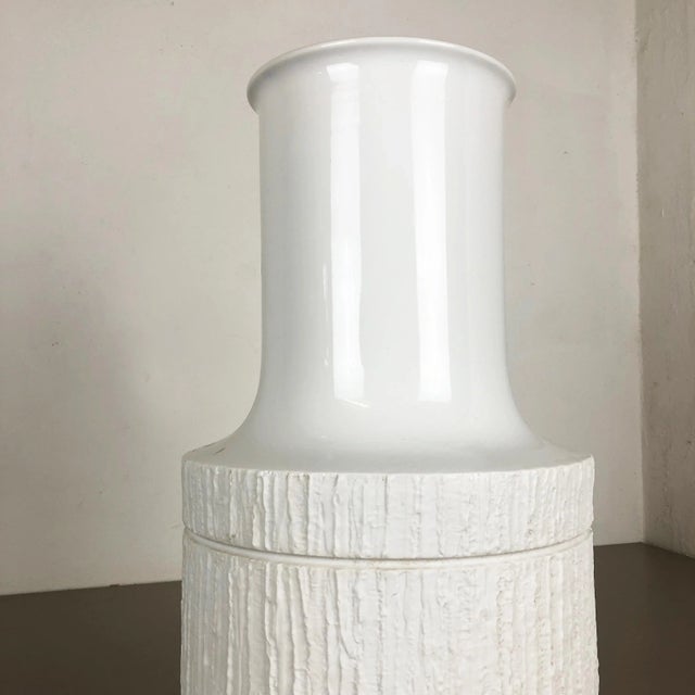 White Extra Large German Op Art Porcelain Vase by Richard Scharrer for Thomas, 1970s For Sale - Image 8 of 11