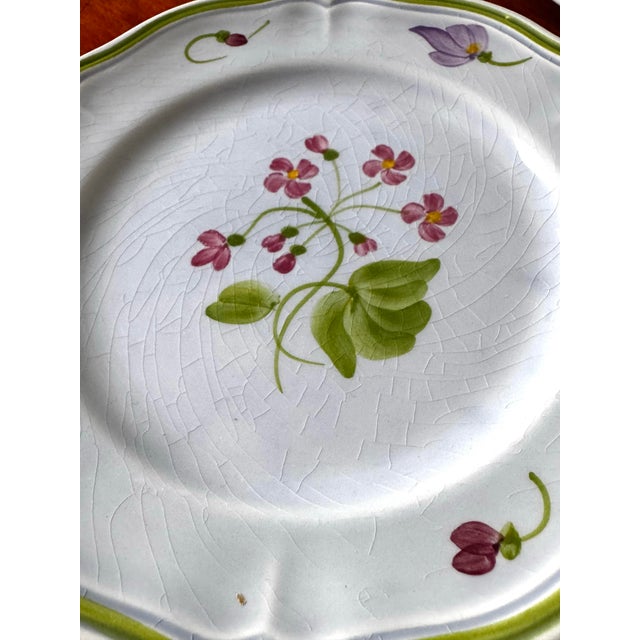 Late 20th Century Set of 4 Longchamp France Hand-Painted Floral Dessert Plates, French Faience, Peint À La Main For Sale - Image 5 of 11