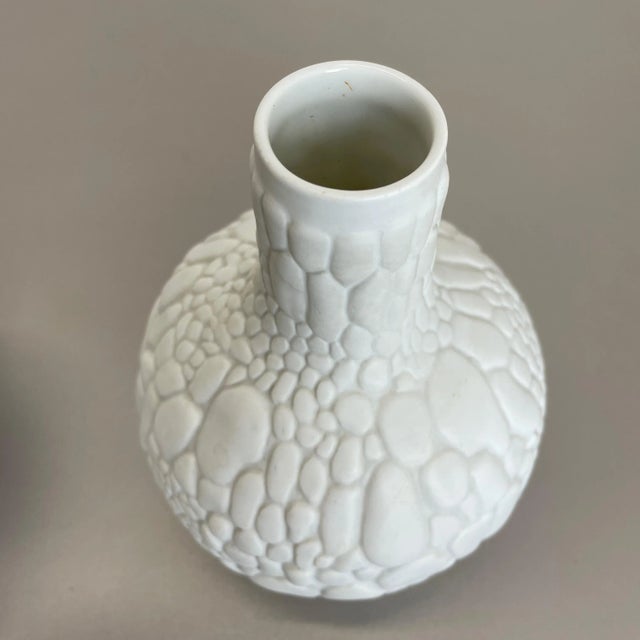 German Op Art Biscuit Porcelain Vases by Ak Kaiser, 1970s, Set of 2 For Sale - Image 10 of 15