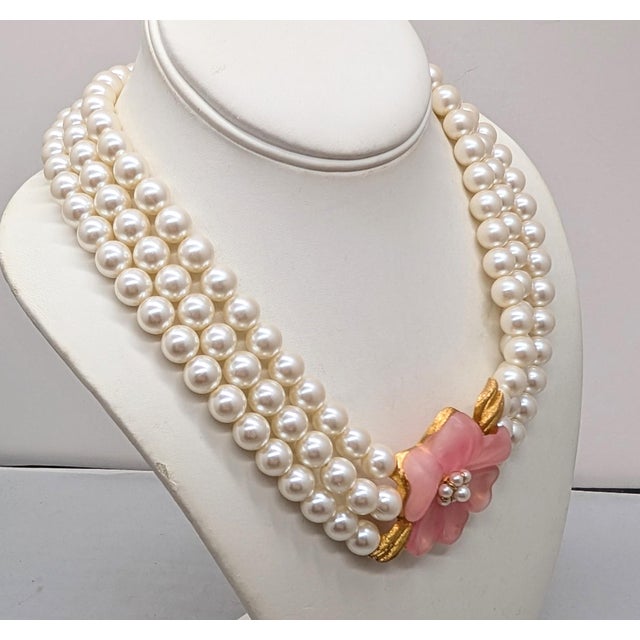 Napier Vintage 1980s Signed Napier 3-Strand Beaded Faux-Pearl Pink Flower Necklace For Sale - Image 4 of 8