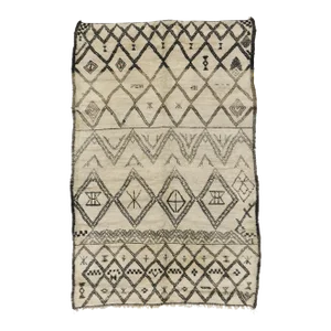 Mid 20th Century Vintage Moroccan Beni Ourain Rug - 06'04 X 09'09