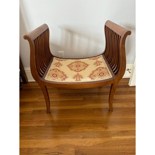 Mid 20th Century Curved Slated Side Upholstered Seat/Bench For Sale - Image 4 of 12
