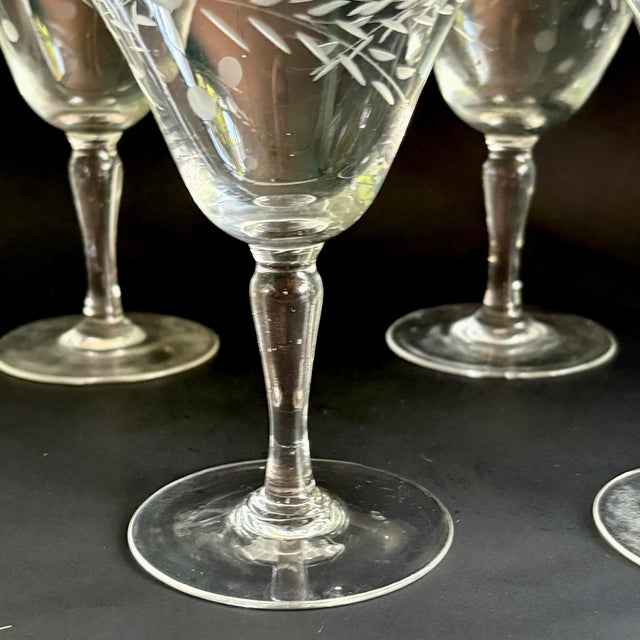 1940s Vintage Willow Moon Champagne Glasses, Set of 7 - By Pioneer - Mid Century Etched Crystal Sparkling Wine Coupes For Sale - Image 5 of 7