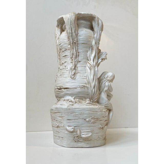 Antique Bohemian Enchanted Fairy Tail Tree Trunk Vase in Porcelain, 1890s For Sale - Image 9 of 15