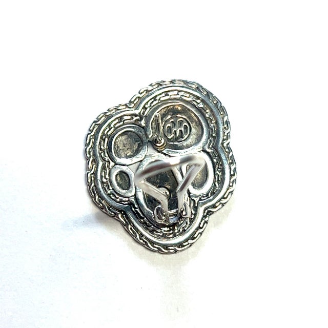 1990s Pair of John Hardy Estate Kali Pebble Omega Back Earrings Silver For Sale - Image 4 of 7