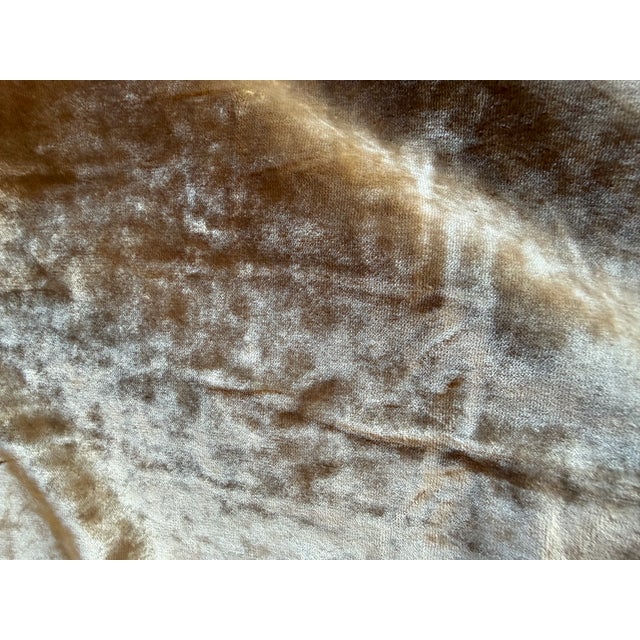 Fabric De Le Cuona Cavalier Ale For Sale - Image 4 of 4