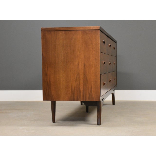 Mid-Century Modern Johnson Carper Walnut and Formica Mid Century Dresser For Sale - Image 3 of 11