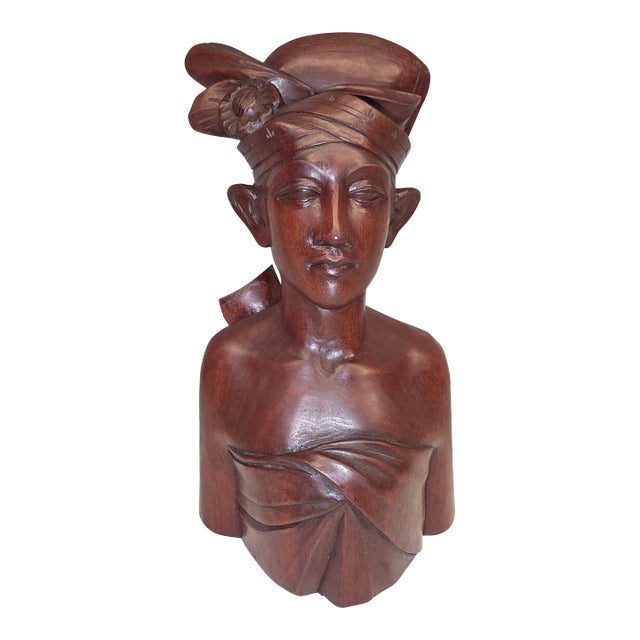 Mid-Century Balinese Hardwood Nobleman Bust – Rare Klungkung Provenance For Sale