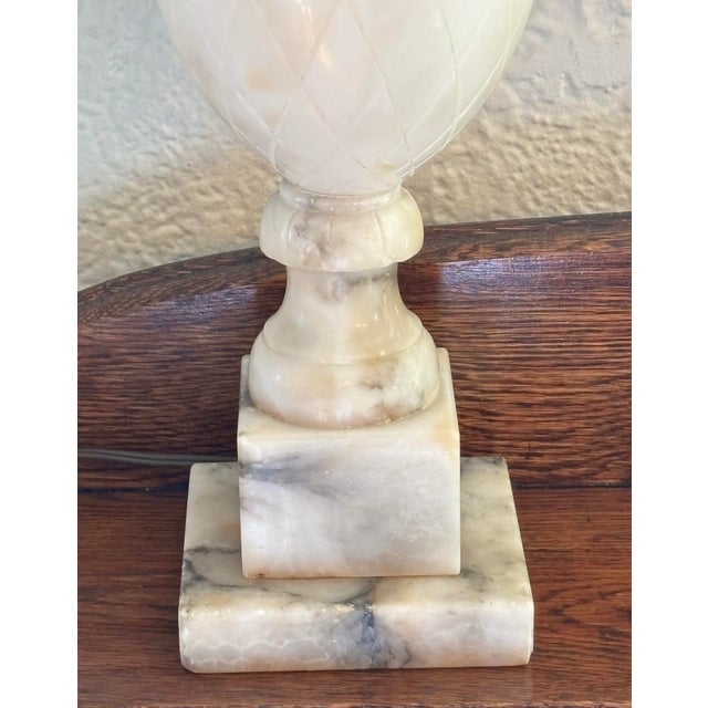 1960s Neoclassical Italian Alabaster Table Lamp For Sale - Image 4 of 11
