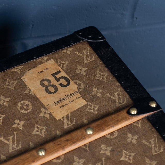 Antique Trunk in Woven Canvas from Louis Vuitton, 1900 For Sale - Image 12 of 18