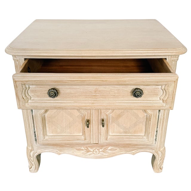 1970s Drexel French Provincial Cabernet Blanc Nightstands or End Tables - A Pair For Sale - Image 14 of 18