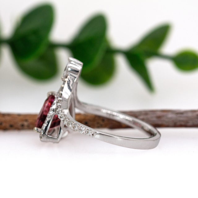 1.7cts Pink Tourmaline and Earth Mined Diamonds Ring in 14k Solid White Gold For Sale In Columbus - Image 6 of 8