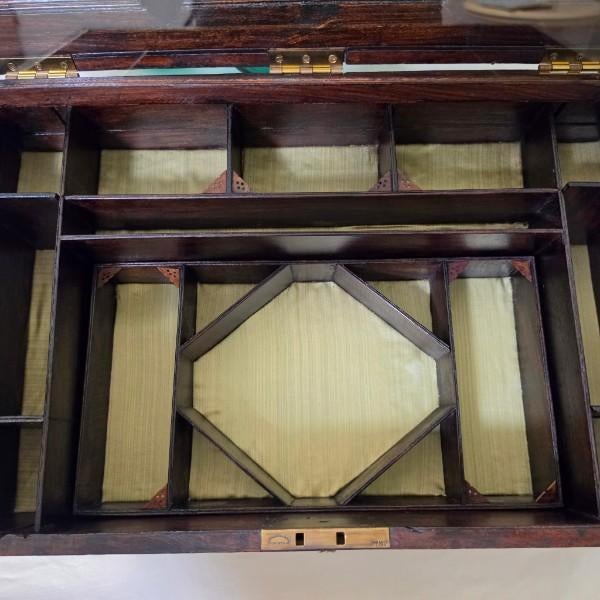 19th Century Anglo Indian Brass Strapped Rosewood Campaign Vanity Dressing Box For Sale - Image 11 of 18