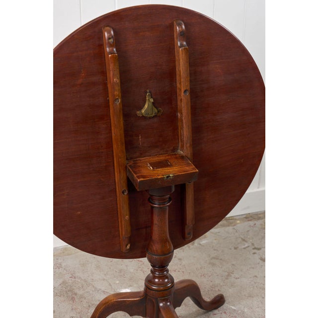 Wood 18th Century Georgian Pedestal Breakfast Table With Lip For Sale - Image 7 of 8