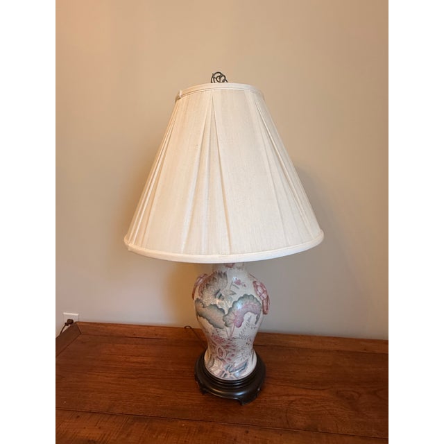1980s Vintage 32” Chinoiserie Floral Porcelain Table Lamp With Raised Flower Knockers and Fluted Shade For Sale - Image 5 of 12