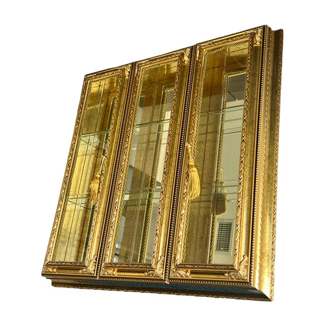 1980s 1980s Classical Italian Gold Curio Wall Display Cabinet With Bevelled Mirrors by Pita S R L, Italy For Sale - Image 5 of 15