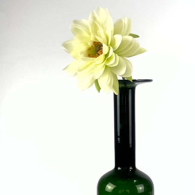 Holmegaard Striking Mid-Century Modern Green Bottle Vase by Otto Brauer for Holmegaard, Circa 1960s For Sale - Image 4 of 9