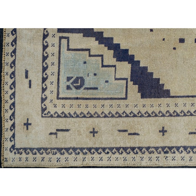 Turkish Vintage Rug 4'4" x 7'1" #17505 For Sale - Image 4 of 8
