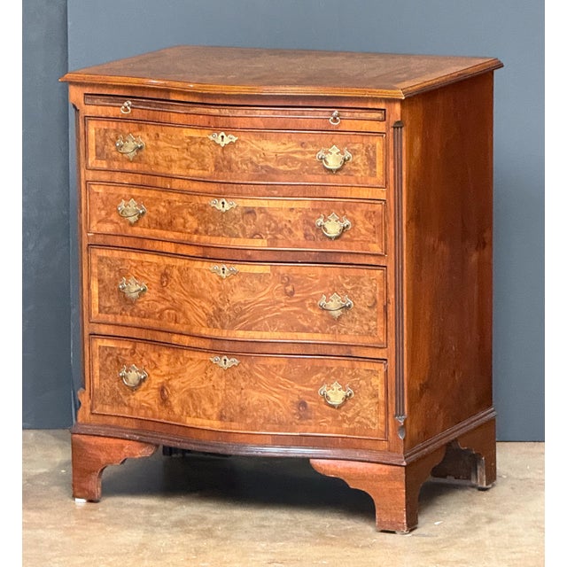English Bachelor's Small Chest or Bedside Cabinet of Burl Walnut For Sale In Austin - Image 6 of 14