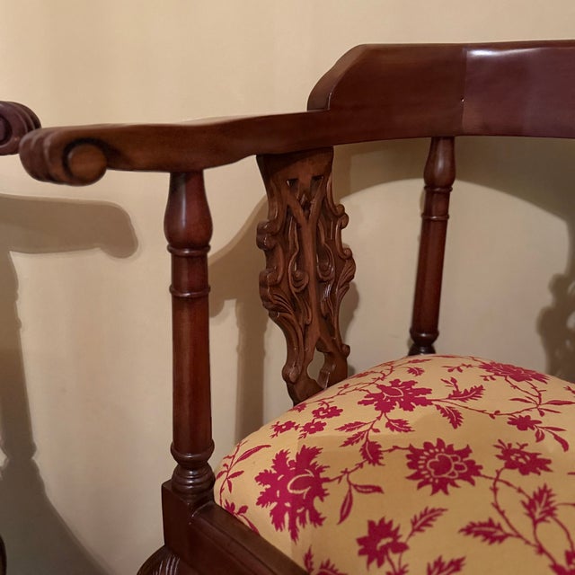 Vintage Hand-Carved Mahogany Chippendale Style 3-Piece Parlor Set – Loveseat & 2 Armchairs Beautiful vintage three-piece...