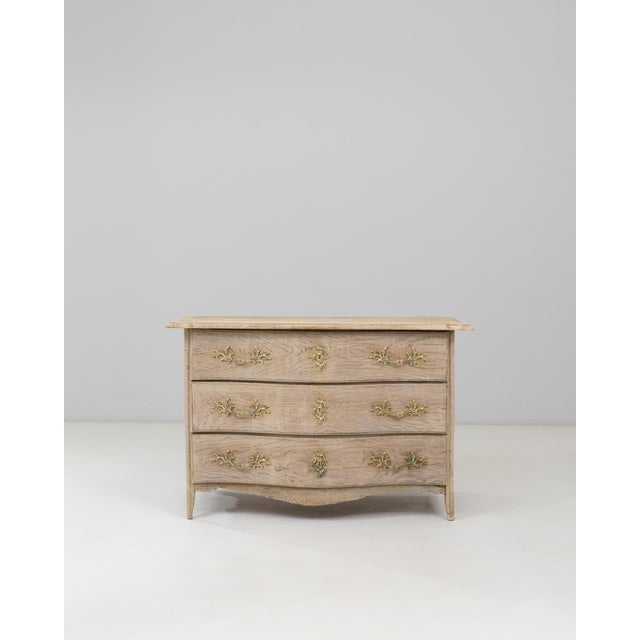 19th Century French Louis XV Oak Chest Of Drawers For Sale - Image 16 of 18