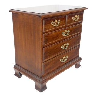 Thomasville Chippendale Style Solid Cherry 4 Drawers Nightstand End Table MINT For Sale