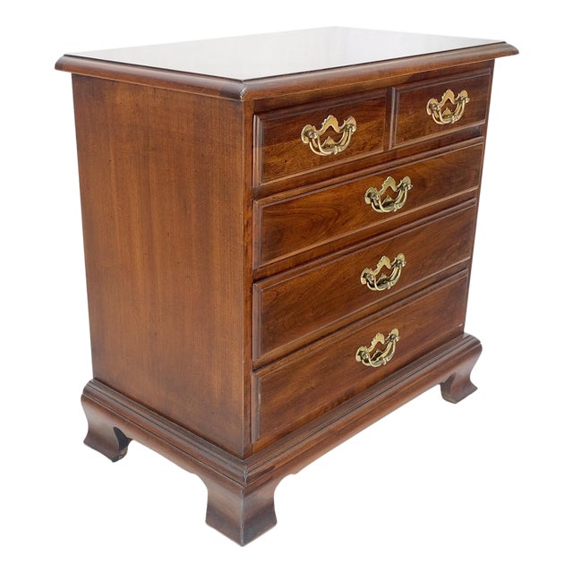 Thomasville Chippendale Style Solid Cherry 4 Drawers Nightstand End Table MINT For Sale
