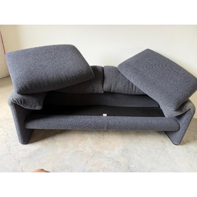 Vico Magistretti Maralunga Two-Seater Black Bouclé Loveseat Sofa for Cassina, Italy For Sale - Image 17 of 18