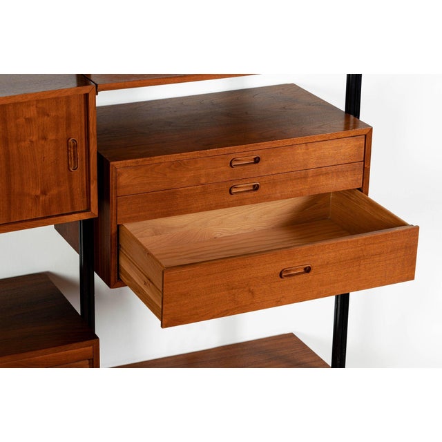 Early Production George Nelson Omni Three-Bay Modular Walnut Wall Unit by Structural Products, Circa 1961 For Sale - Image 15 of 18