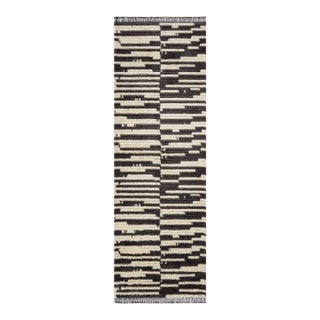 Chris Loves Julia x Loloi Alice Rug Cream / Charcoal Graphic 2'-7" x 10'-0" Runner Rug For Sale