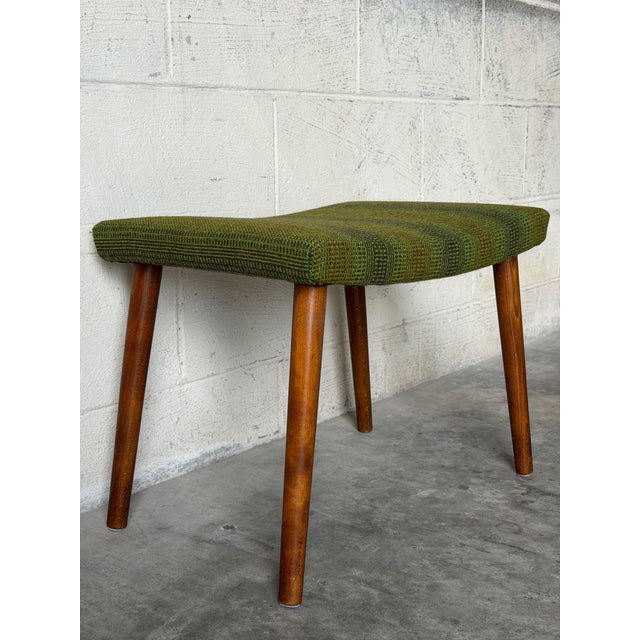 Wood Green Fabric Ottoman With Walnut Legs Mid-Century Modern 1960s For Sale - Image 7 of 10