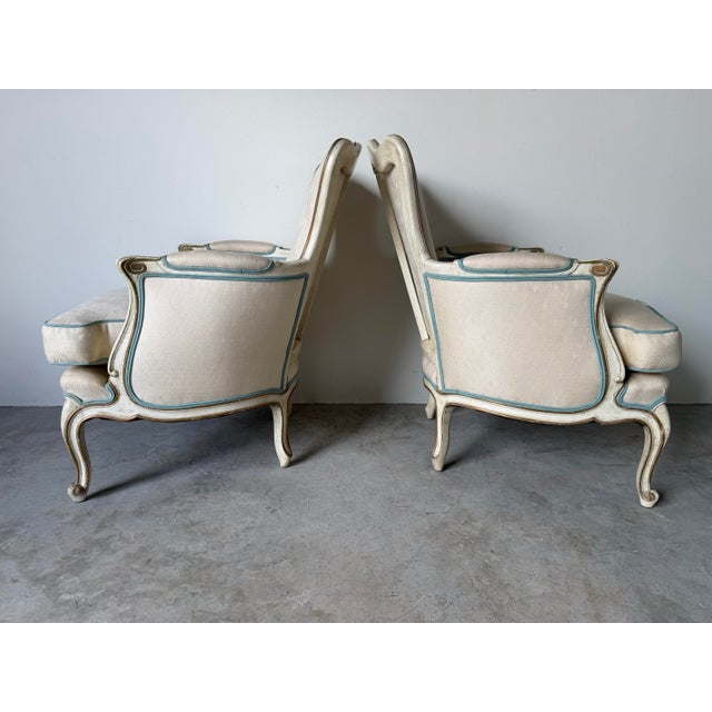 1970s Pair of Vintage Hollywood Regency French Louis XV-Style Painted & Gilt Bergère Lounge Armchairs For Sale - Image 5 of 12