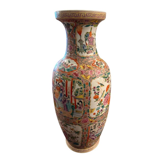 Large Chinese Export Rose Medallion Porcelain Vase. Early 20th Century. For Sale In Los Angeles - Image 6 of 8